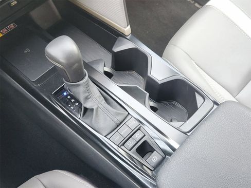 Used 2025 Toyota Camry SE image 20