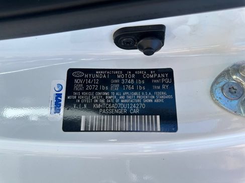 Used 2013 Hyundai Veloster w/ Style Pkg FWD image 36