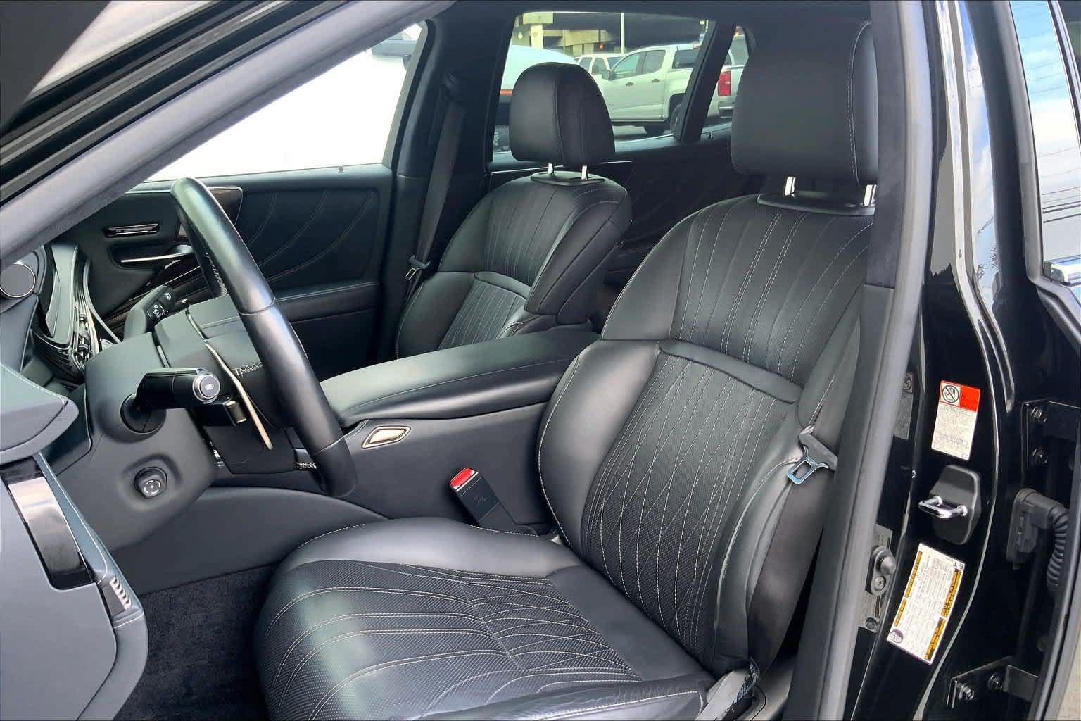 Used 2021 Lexus LS 500 w/ Luxury Package RWD image 11