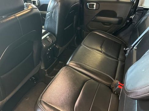 Used 2023 Jeep Wrangler Unlimited Sahara AWD/4WD image 15