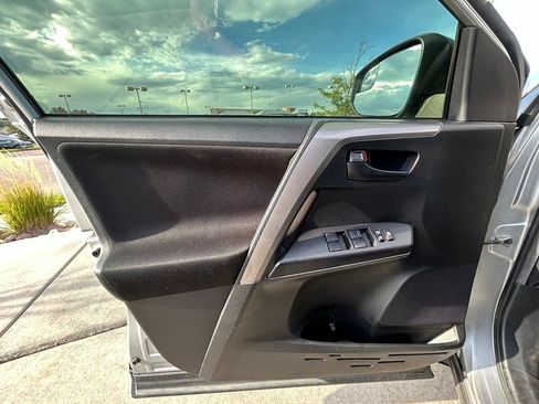 Used 2018 Toyota RAV4 LE w/ All Weather Liner Package AWD/4WD image 23