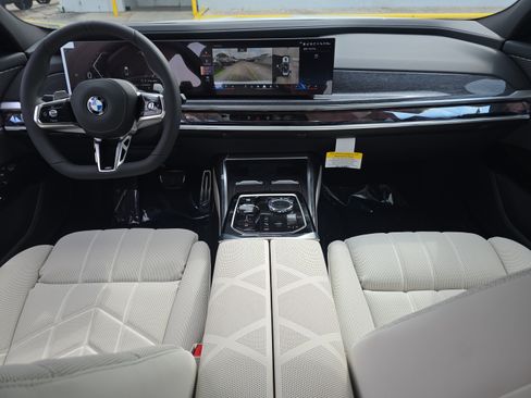 New 2025 BMW 760i xDrive image 12