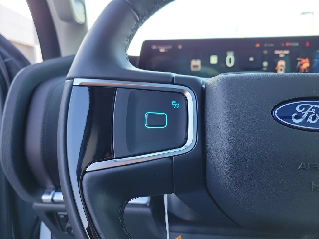 New 2025 Ford Expedition Platinum w/ Platinum Ultimate Package AWD/4WD image 24