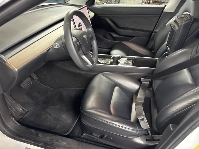 Used 2019 Tesla Model 3 Standard Range Plus RWD image 9