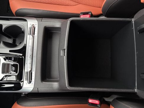 Certified 2024 Kia Carnival SX Prestige image 32