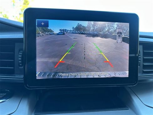 Used 2022 Ford Explorer XLT w/ Class IV Trailer Tow Package image 21