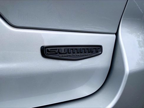 Certified 2025 Jeep Grand Cherokee Summit AWD/4WD image 9
