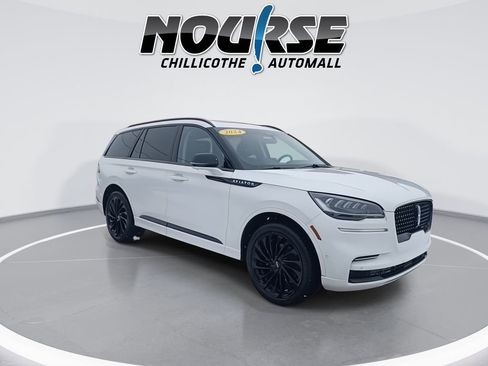 Used 2024 Lincoln Aviator Reserve w/ Equipment Group 201A image 2