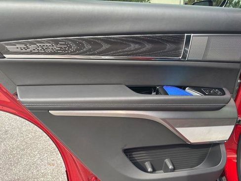 New 2026 Cadillac Vistiq Platinum image 18