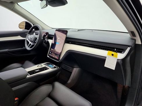 New 2026 Volvo EX90 Ultra AWD/4WD image 13