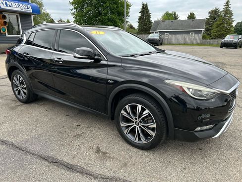 Used 2017 INFINITI QX30 Premium w/ Navigation Package AWD/4WD image 5