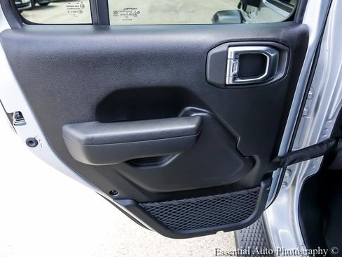 Used 2023 Jeep Wrangler Unlimited w/ Cold Weather Group AWD/4WD image 19