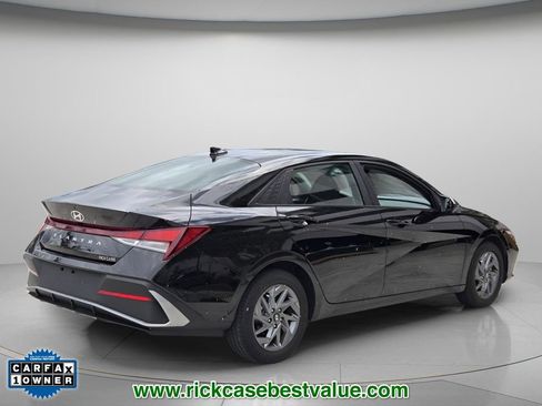 Used 2024 Hyundai Elantra SEL image 7