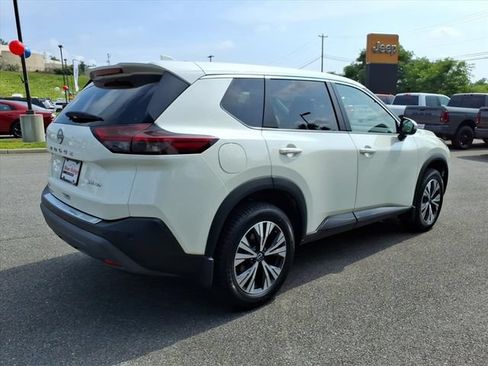 Used 2022 Nissan Rogue SV AWD/4WD image 4