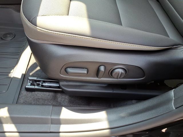 New 2026 Chevrolet Trax ACTIV w/ Sunroof Package FWD image 7