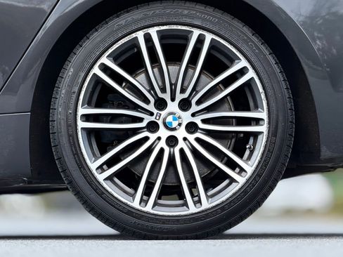 Used 2019 BMW 540i w/ M Sport Package image 19