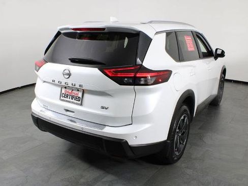 Certified 2024 Nissan Rogue SV w/ SV Premium Package FWD image 13