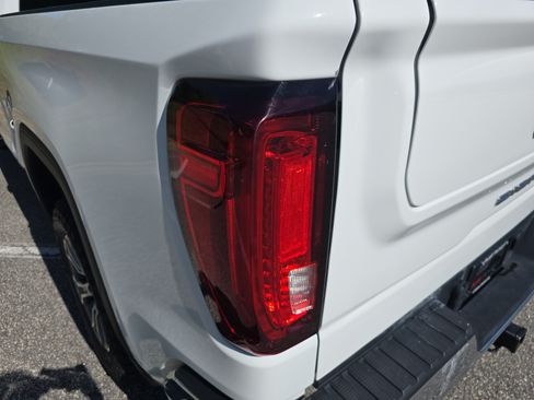 Used 2025 GMC Sierra 1500 SLT RWD image 31