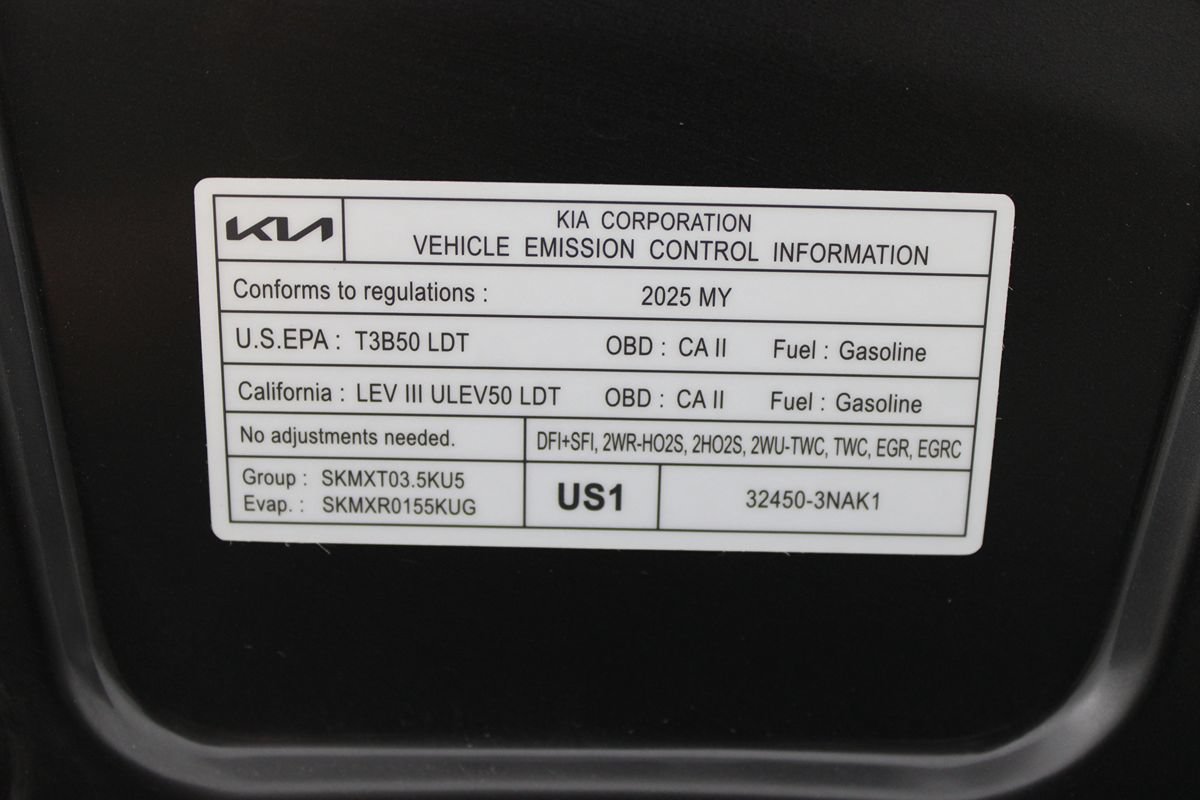 Used 2025 Kia Carnival FWD image 47