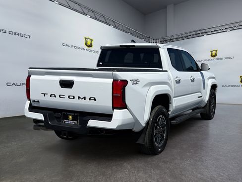 Used 2024 Toyota Tacoma TRD Sport AWD/4WD image 5