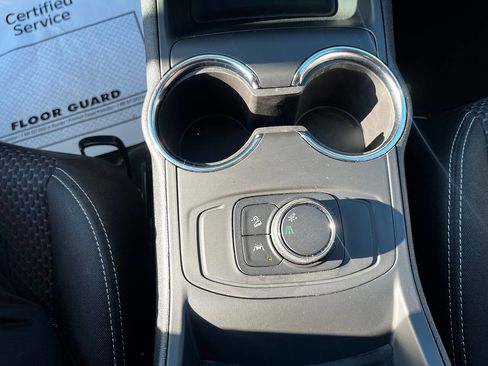 Used 2024 GMC Terrain SLE image 25