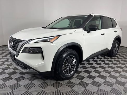 Used 2023 Nissan Rogue S FWD image 5