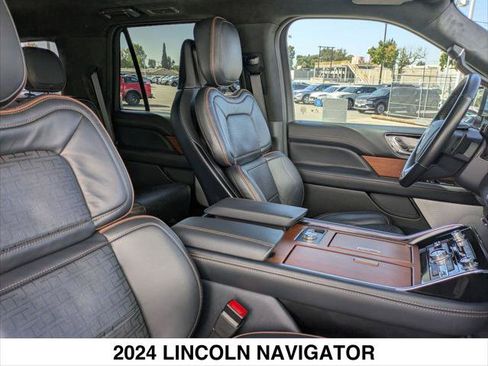 New 2024 Lincoln Navigator Black Label image 14