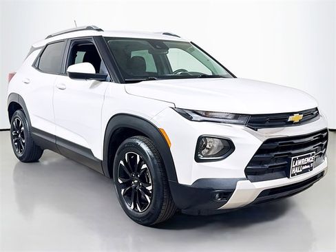 Used 2023 Chevrolet TrailBlazer LT w/ Convenience Package image 3