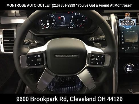 Used 2024 Land Rover Discovery Dynamic SE image 15