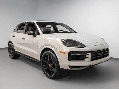 New 2025 Porsche Cayenne image 10