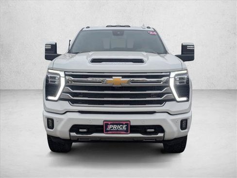 Used 2024 Chevrolet Silverado 2500 High Country w/ Z71 Off-Road Package image 2