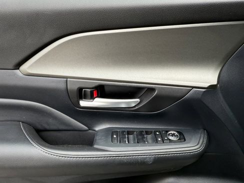 Certified 2025 Toyota Grand Highlander AWD image 21