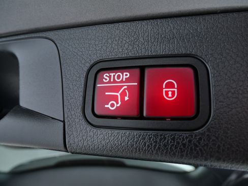 Used 2022 Mercedes-Benz GLB 250 4MATIC image 8
