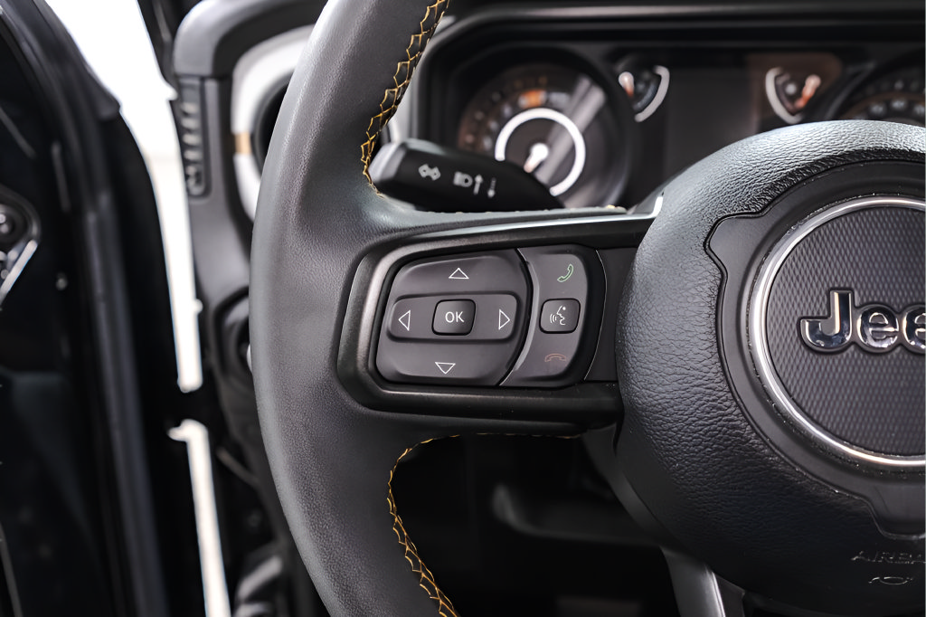 Used 2024 Jeep Wrangler Unlimited Sport AWD/4WD image 10