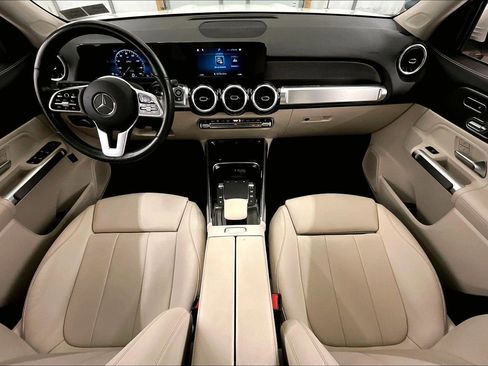 Used 2021 Mercedes-Benz GLB 250 4MATIC image 14