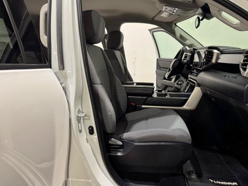 Used 2022 Toyota Tundra SR5 AWD/4WD image 12
