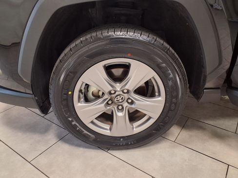 Used 2025 Toyota RAV4 XLE image 28