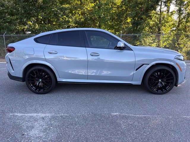 Used 2024 BMW X6 xDrive40i w/ M Sport Professional Package AWD/4WD image 4
