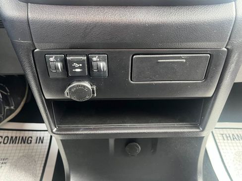 Used 2019 Toyota Sienna SE w/ SE Preferred Package FWD image 35
