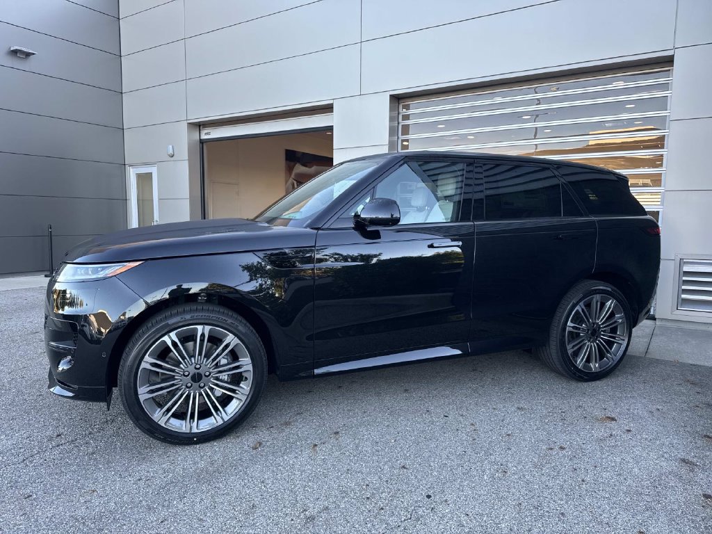 New 2027 Land Rover Range Rover Sport Dynamic SE AWD/4WD image 3