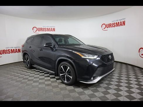Used 2022 Toyota Highlander XSE FWD image 10