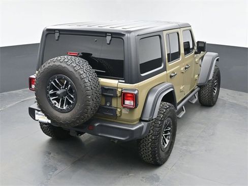 Used 2025 Jeep Wrangler Willys image 38