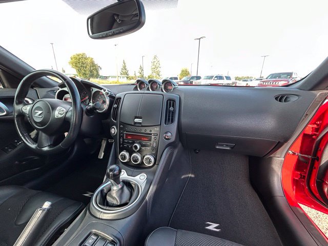 Used 2009 Nissan 370Z Touring RWD image 25