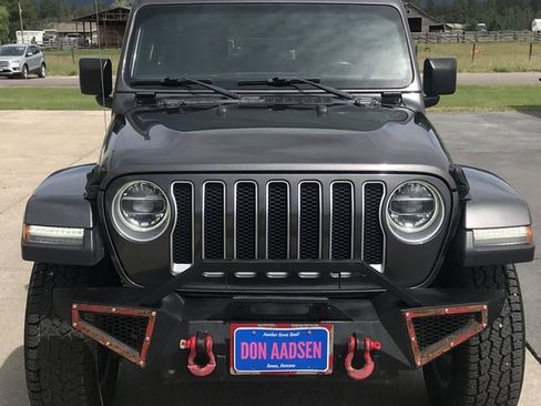 Used 2018 Jeep Wrangler Unlimited Sahara w/ Cold Weather Group image 2