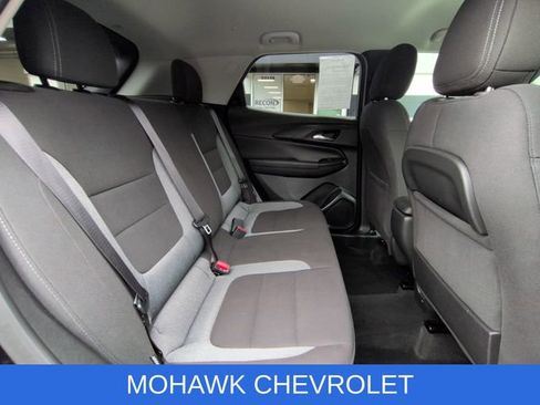 Used 2025 Chevrolet TrailBlazer LT AWD/4WD image 26
