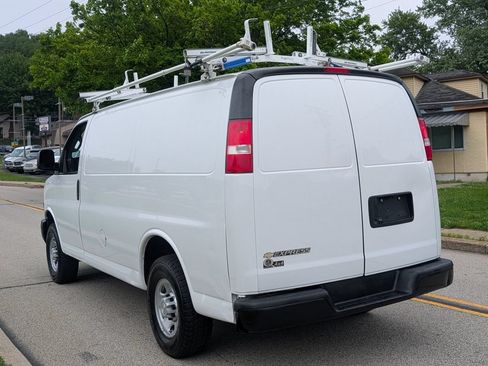 Used 2019 Chevrolet Express 2500 w/ Driver Convenience Package RWD image 7
