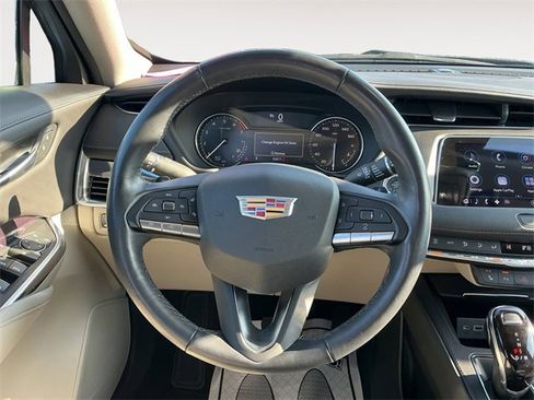 Certified 2023 Cadillac XT4 Luxury w/ Cold Weather Package image 12