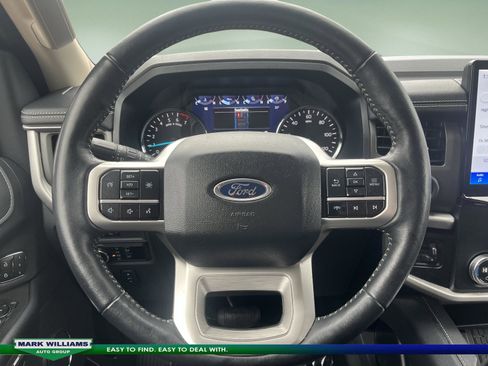 Used 2024 Ford Expedition XLT image 17