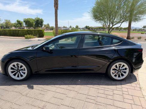 Used 2022 Tesla Model 3 RWD image 5