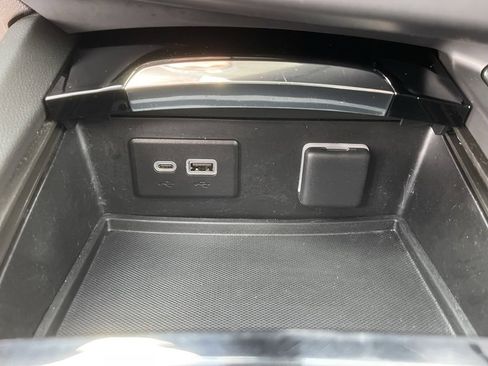 Used 2023 Buick Envision Preferred w/ Sport Touring Package image 18